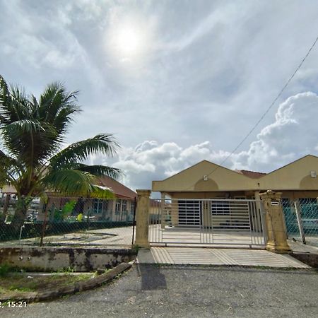 Seaview Promenade Homestay Dungun Zimmer foto